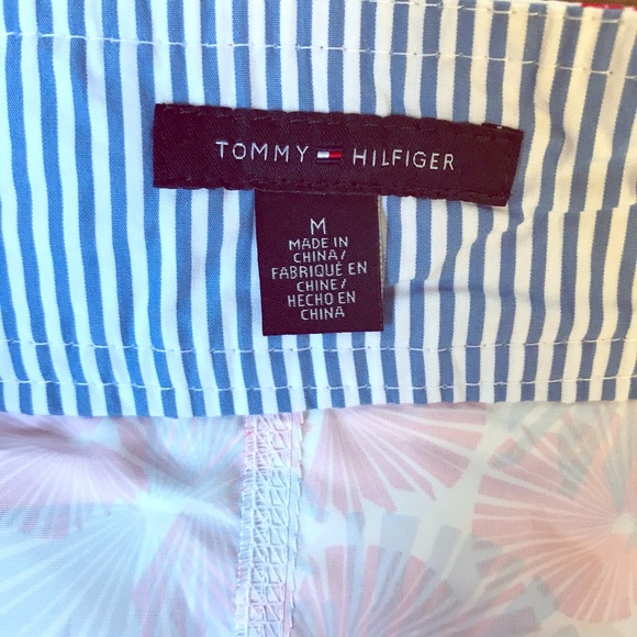 Tommy Hilfiger women’s nylon short - Picture 4 of 7